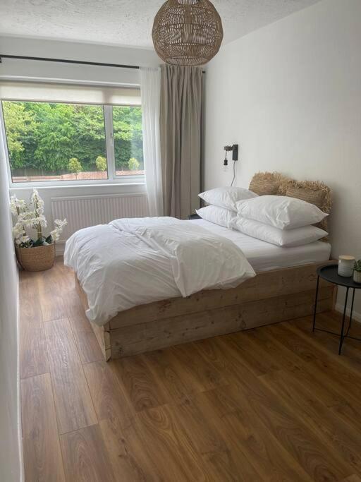 Stylish Apartment With Stunning Views Chislet Exterior foto